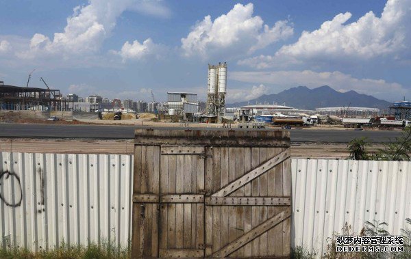 里约奥运倒计时18个月 钉子户驻守奥运公园