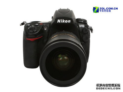 ῵D700 