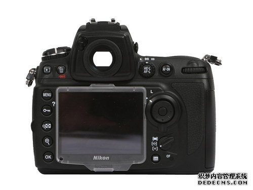 ῵D700 