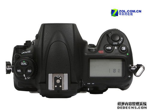 ῵D700 