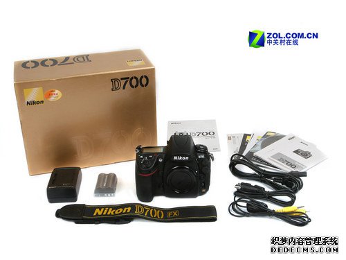 ῵D700 