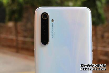 Realme XT FlipkartĿʾ 䱸64MPͷAMOLE